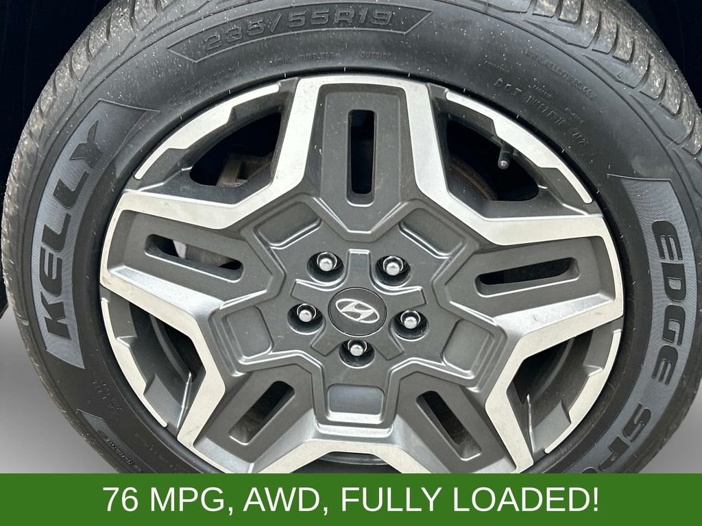 Used 2023 Black Hyundai Limited image 9