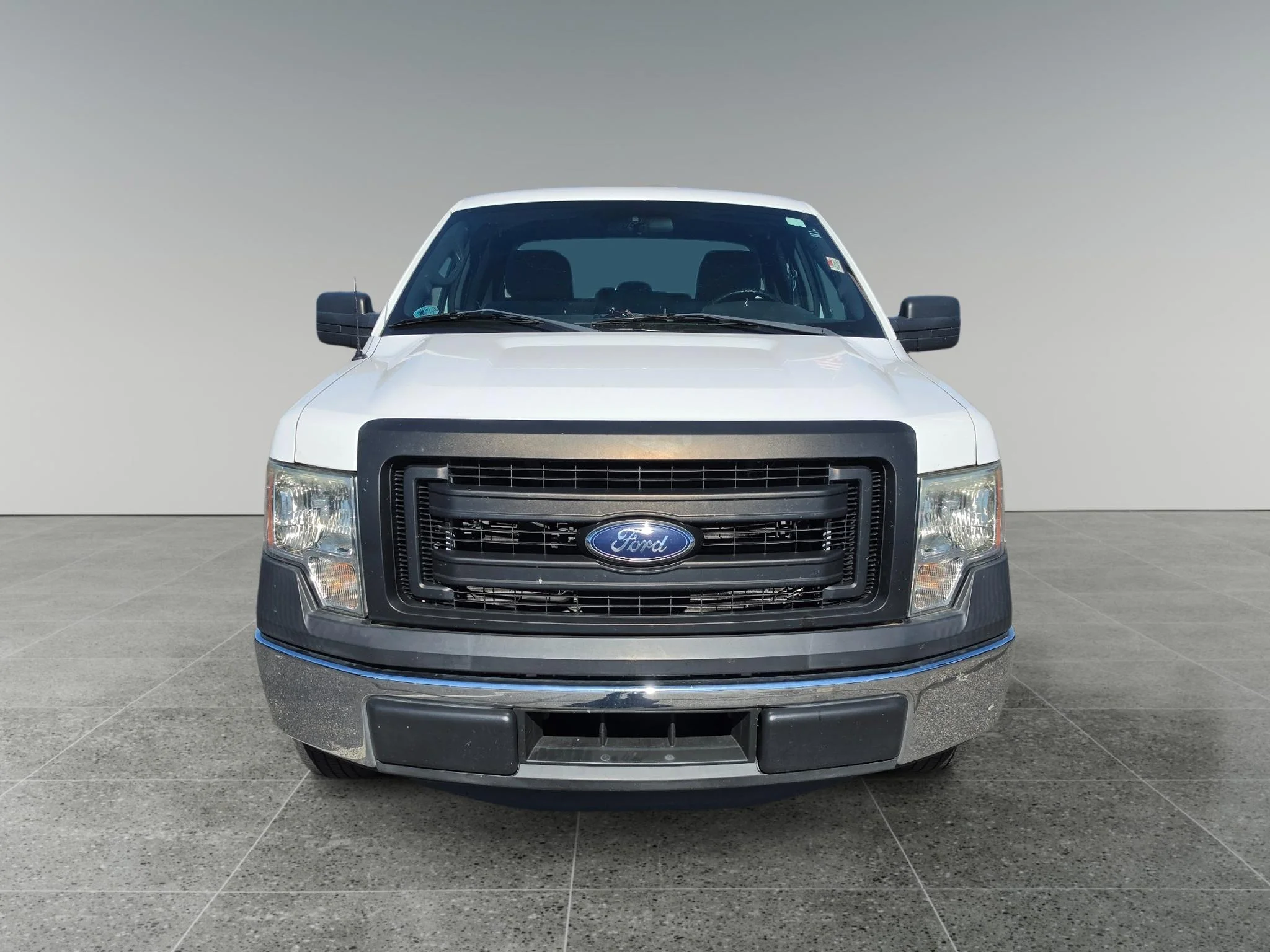 Used 2014 Oxford White Ford XL image 9