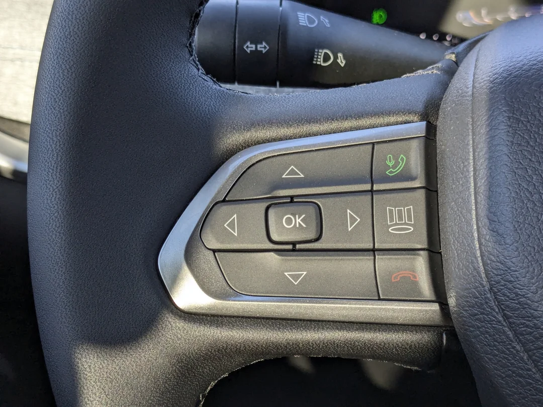 New 2026 Silver Jeep North - - 4x4 - Panoramic Sunroof - Alpine Audio - Adaptive Cruise - Power Liftgate & More! image 17