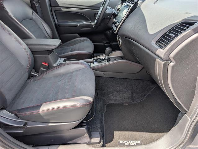 Used 2024 Mercury Gray Metallic Mitsubishi S image 27