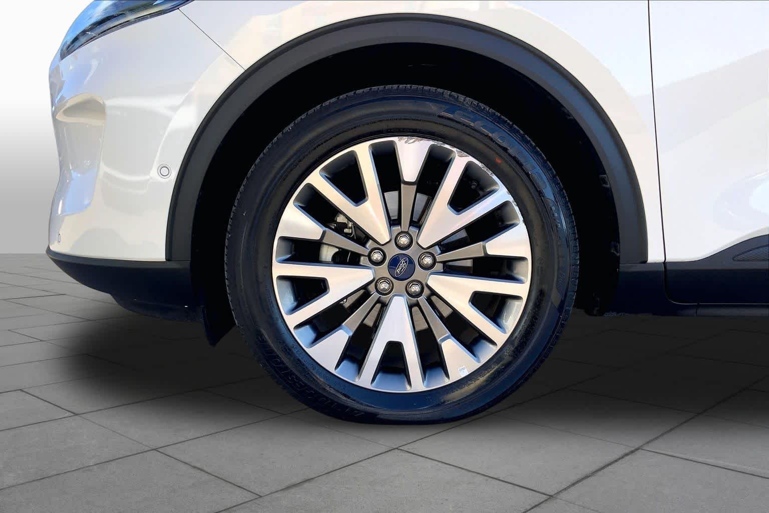 Used 2020 Star White Metallic Tri-Coat Ford Titanium image 11