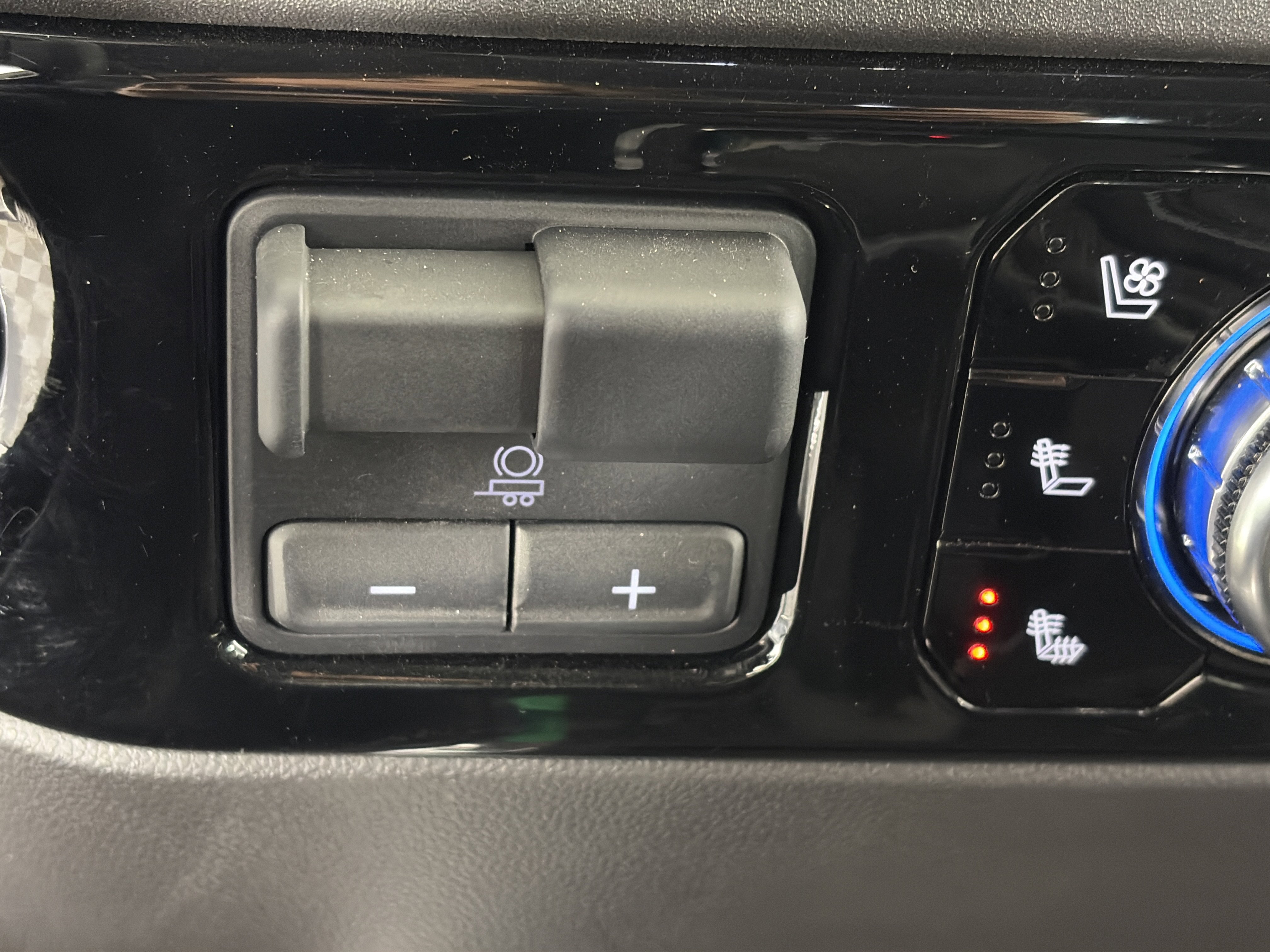 2024 GMC Sierra 1500 SLT - Photo 29