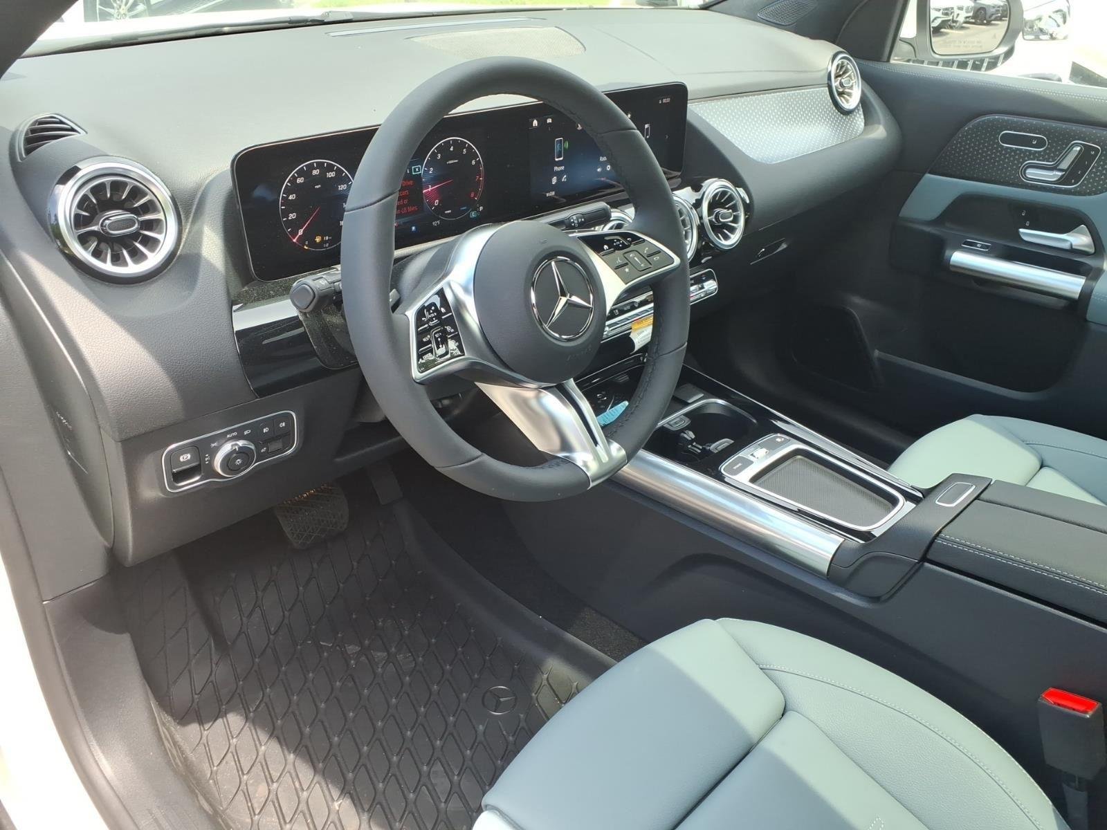 New 2026 Polar White Mercedes-Benz GLA 250 image 25