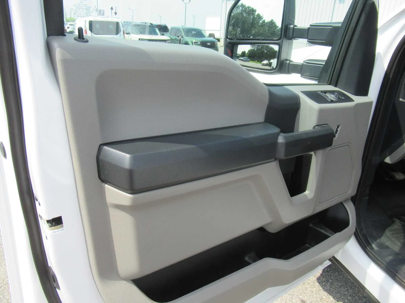 Certified Used 2022 Oxford White Ford XL image 10