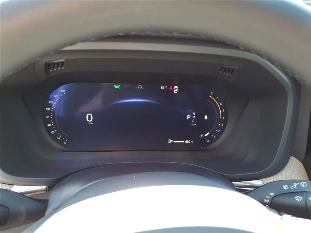 2026 Volvo XC60 Plus - Photo 17