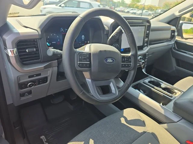 Used 2025 Silver Ford XLT image 16