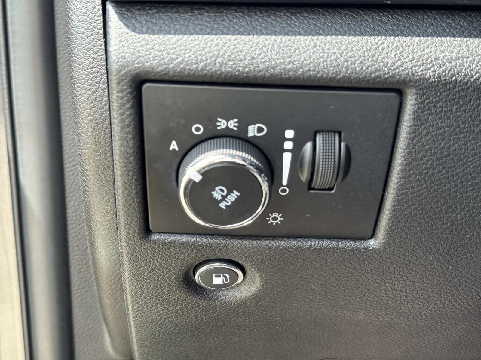 Used 2019 Granite Crystal Metallic Clearcoat Jeep Laredo E 4x2 image 20