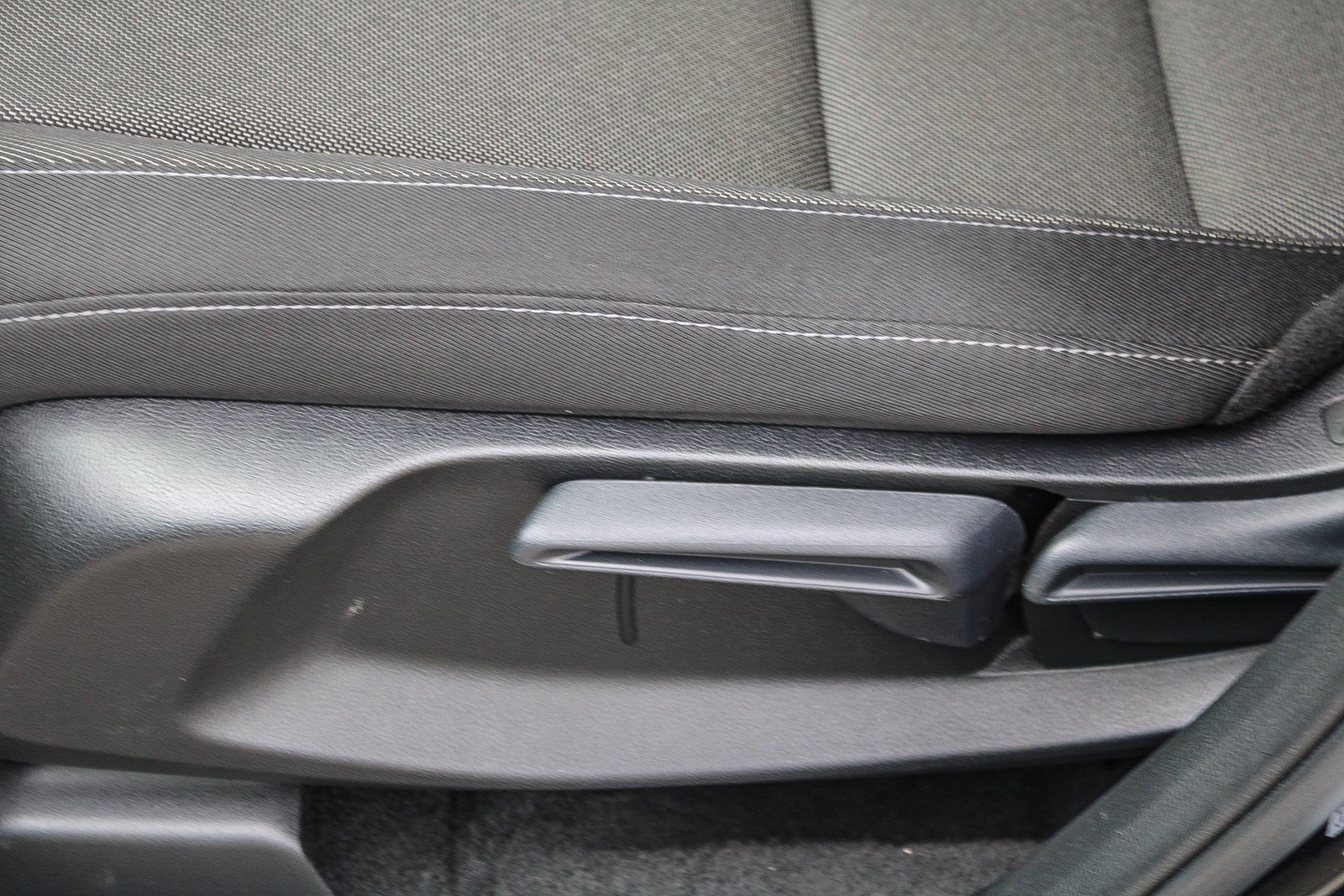 2025 Honda CR-V LX - Photo 50
