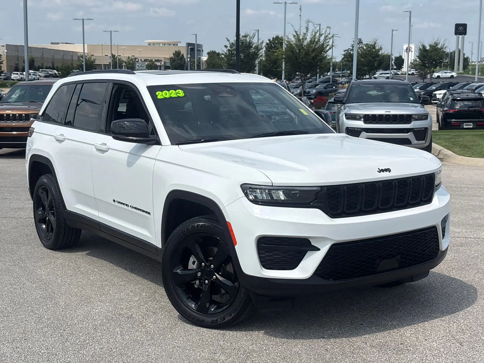 Used 2023 Jeep Grand Cherokee Altitude with VIN 1C4RJHAG0PC609578 for sale in Kansas City