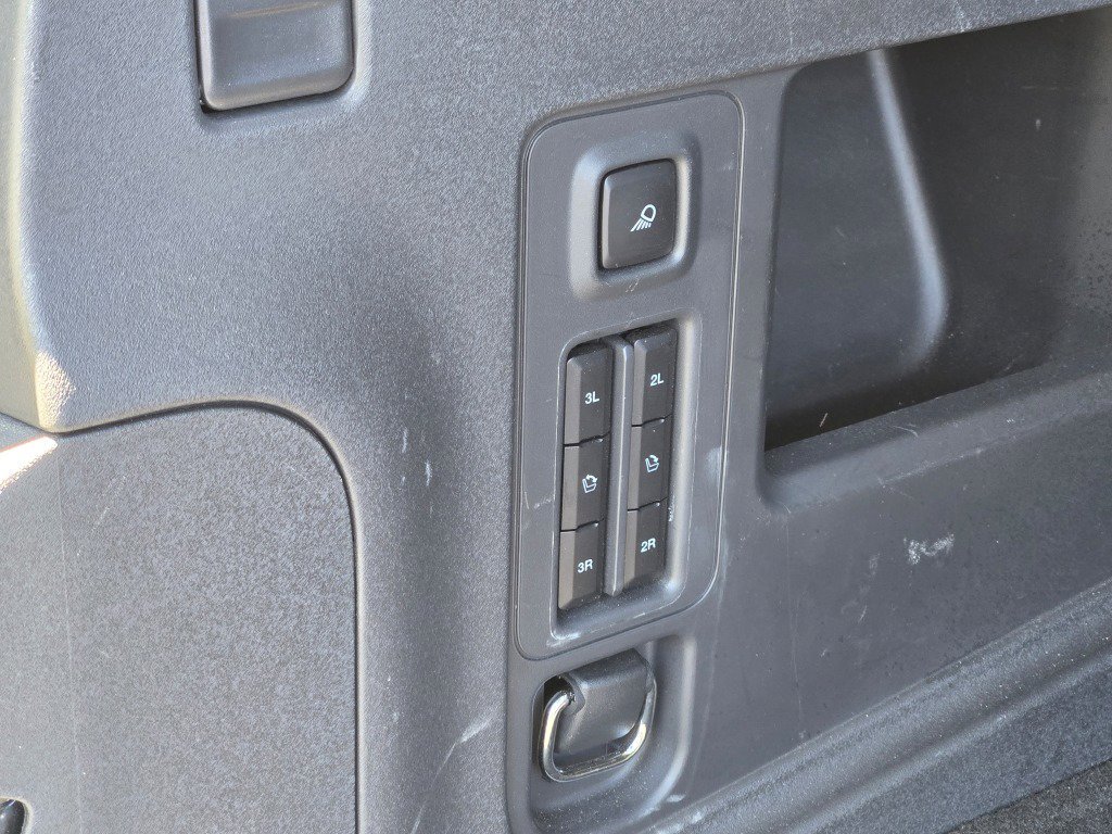 Used 2025 Space Silver Meta Ford Platinum image 18