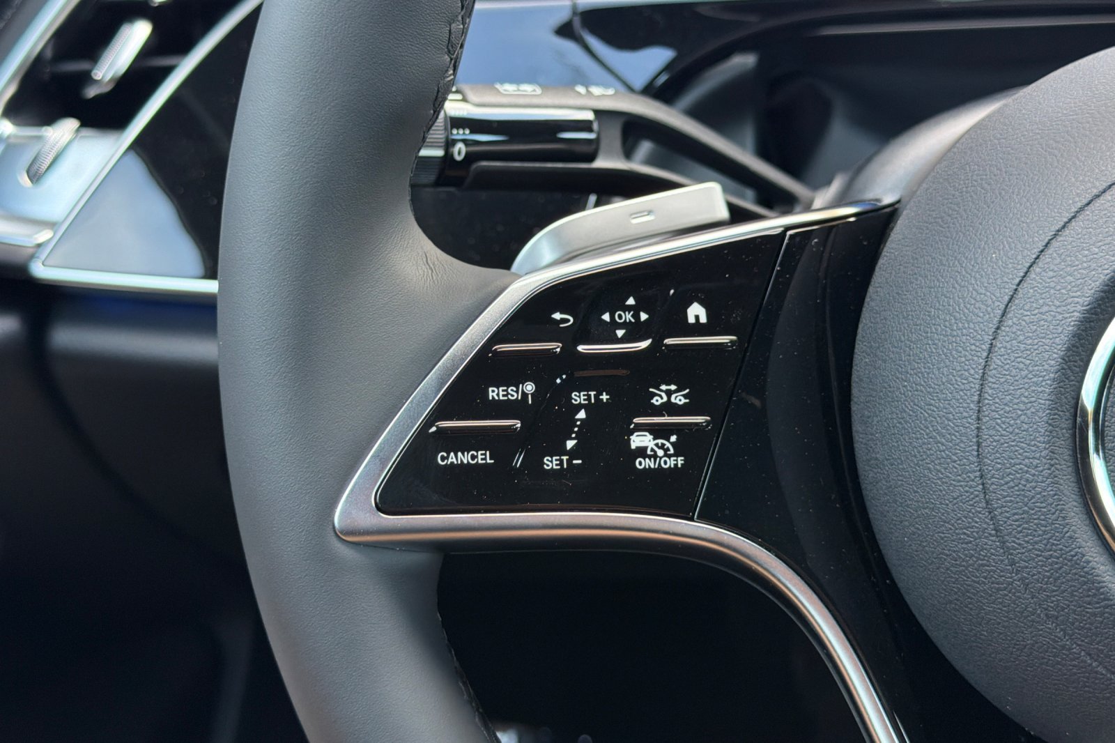 New 2027 Graphite Grey Metallic Mercedes-Benz E 350 image 29