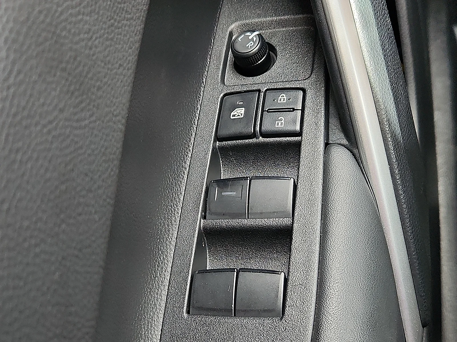 Used 2026 Pearl Toyota XLE image 22