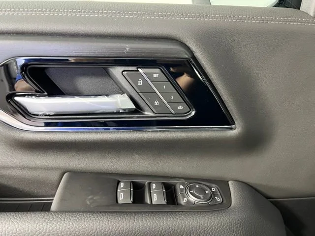 2026 GMC Yukon Denali - Photo 17