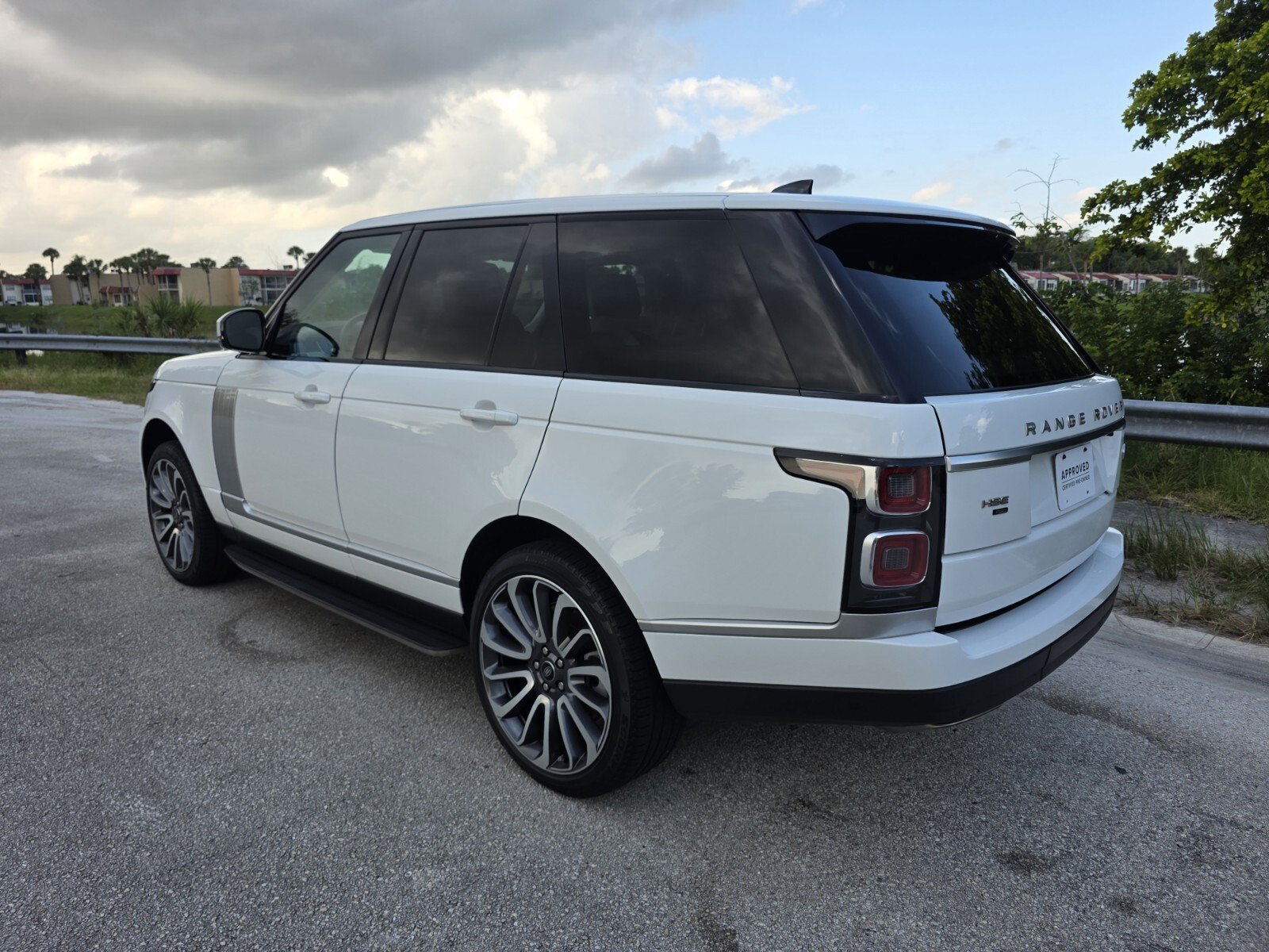 Used 2021 Ivory Land Rover P525 Westminster image 2