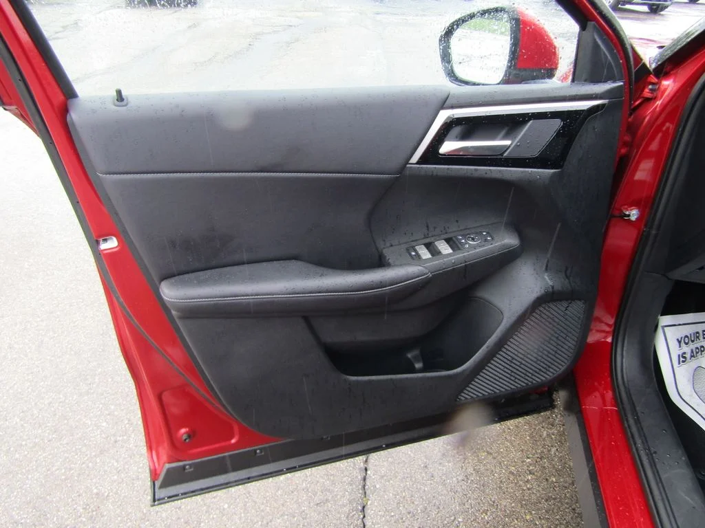 2025 Mitsubishi Outlander Plug-in Hybrid SE - Photo 14