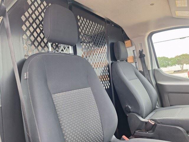 Used 2024 Oxford White Ford T250 image 27