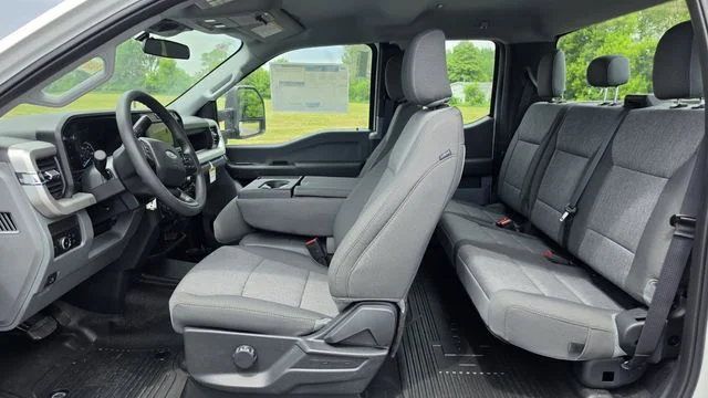 New 2026 Oxford White Ford XL image 12