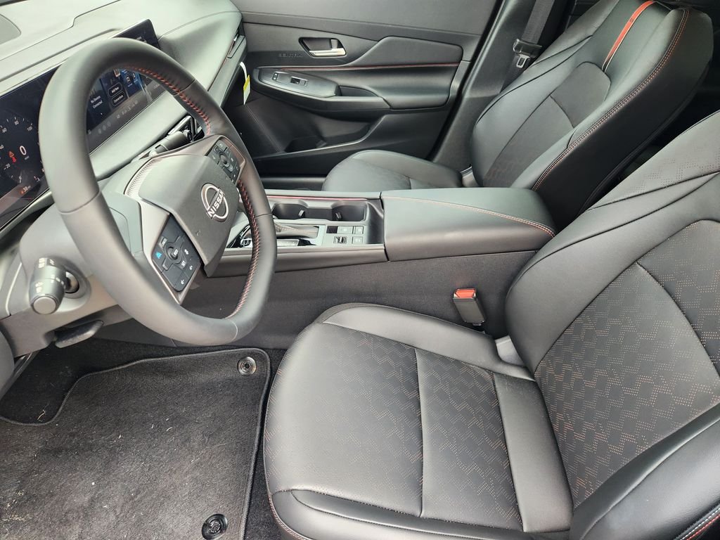 New 2026 Bluestone Pearl / Super Black Two-tone Nissan SR image 12