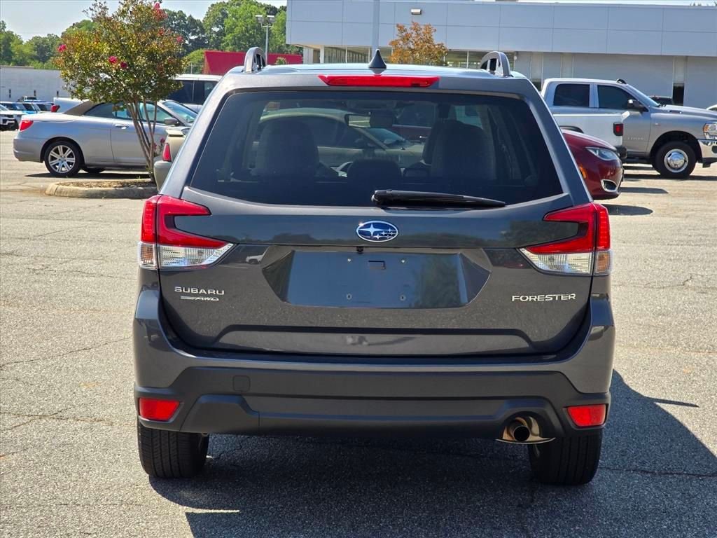 Used 2023 Gray Subaru Base image 25