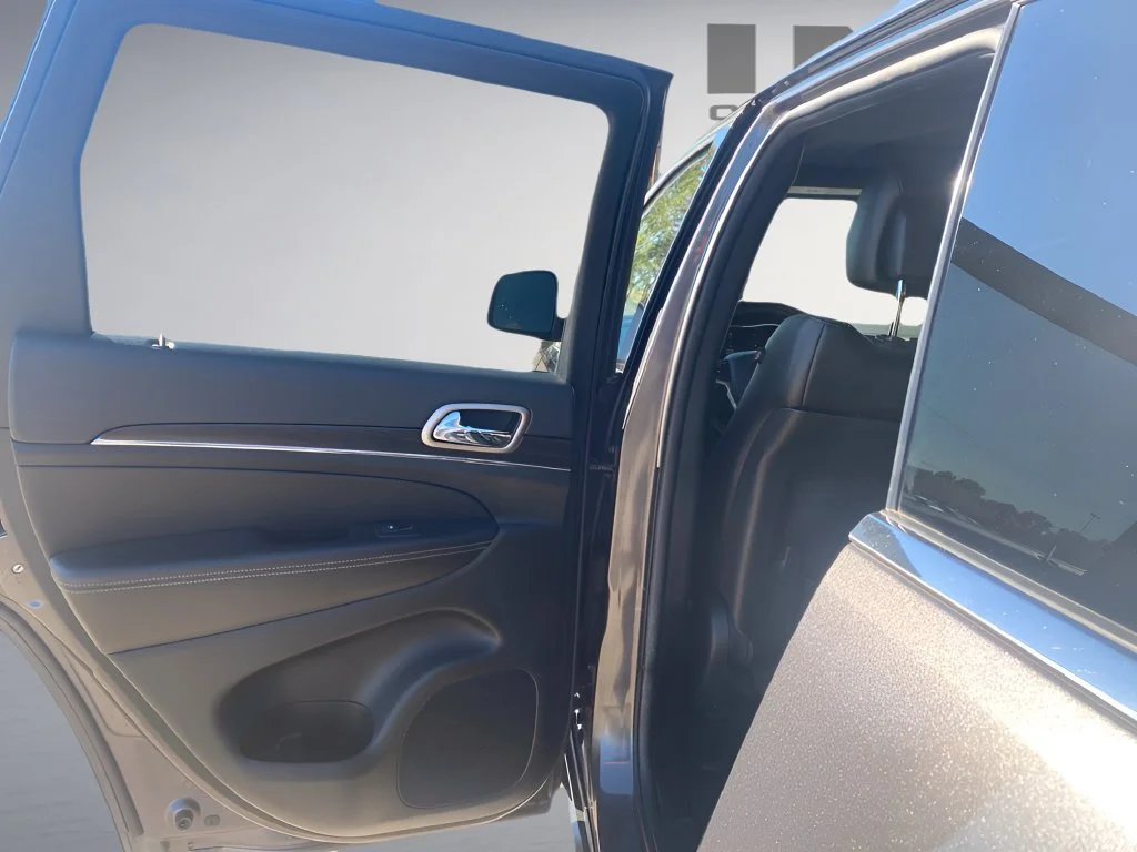 Used 2014  Jeep Limited image 15