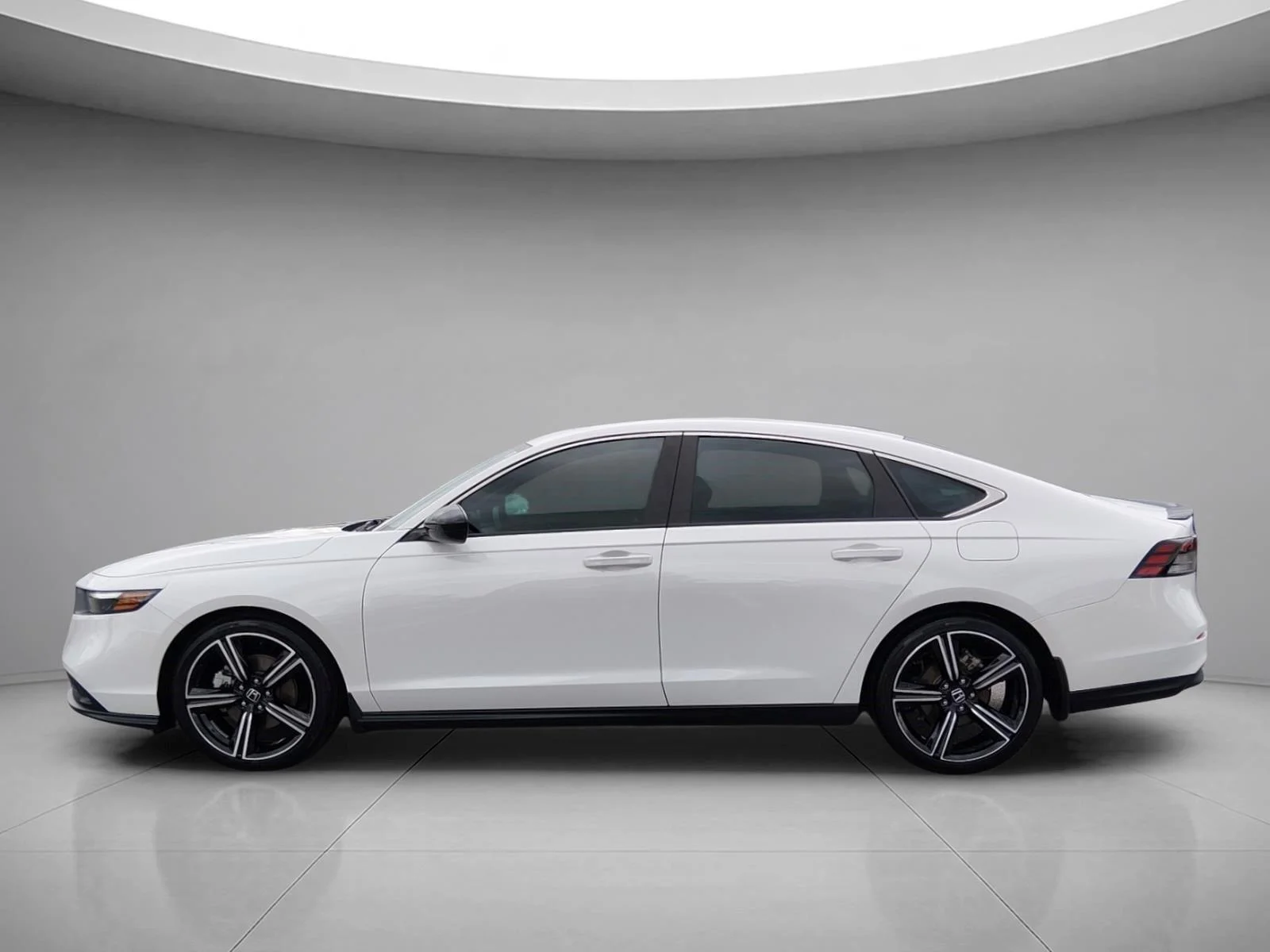 Used 2025 Platinum White Pearl Honda Sport image 2