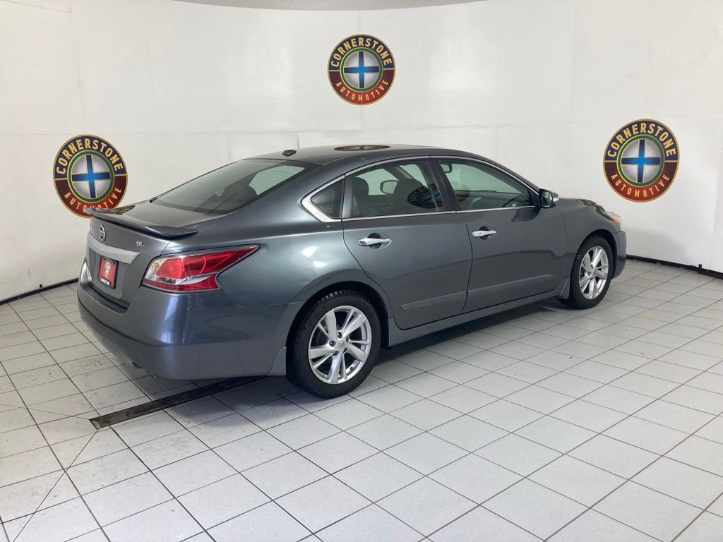 Used 2015 Silver Nissan 2.5 SL image 21
