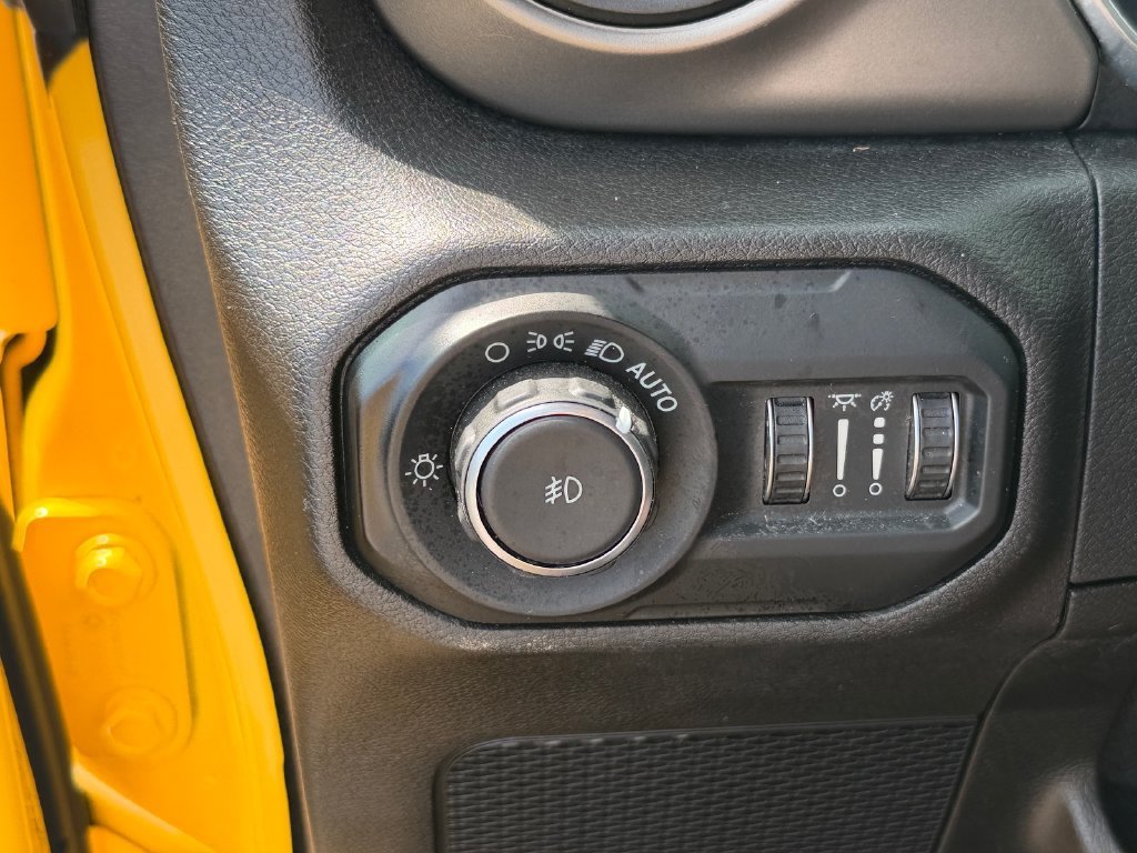 Used 2018 Yellow Jeep Unlimited Sport S image 27