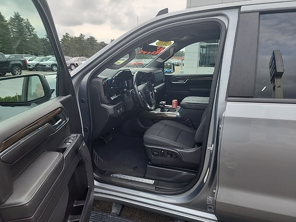 Used 2023 Gray Chevrolet RST image 13