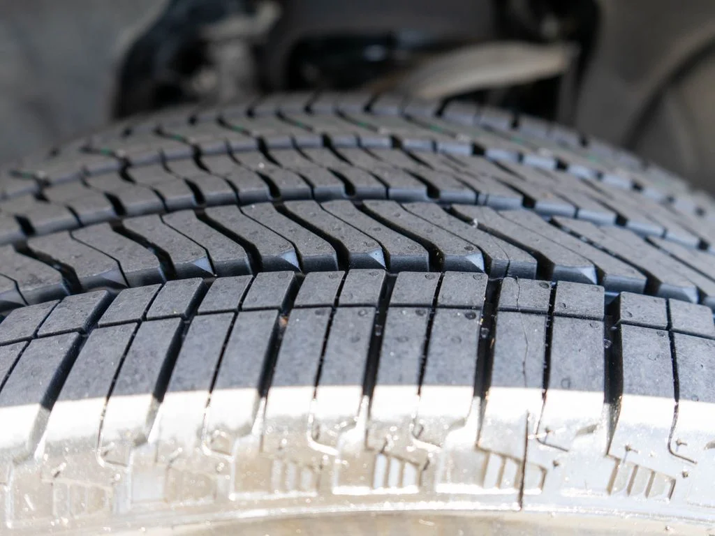 Used 2025 White GMC Denali image 40