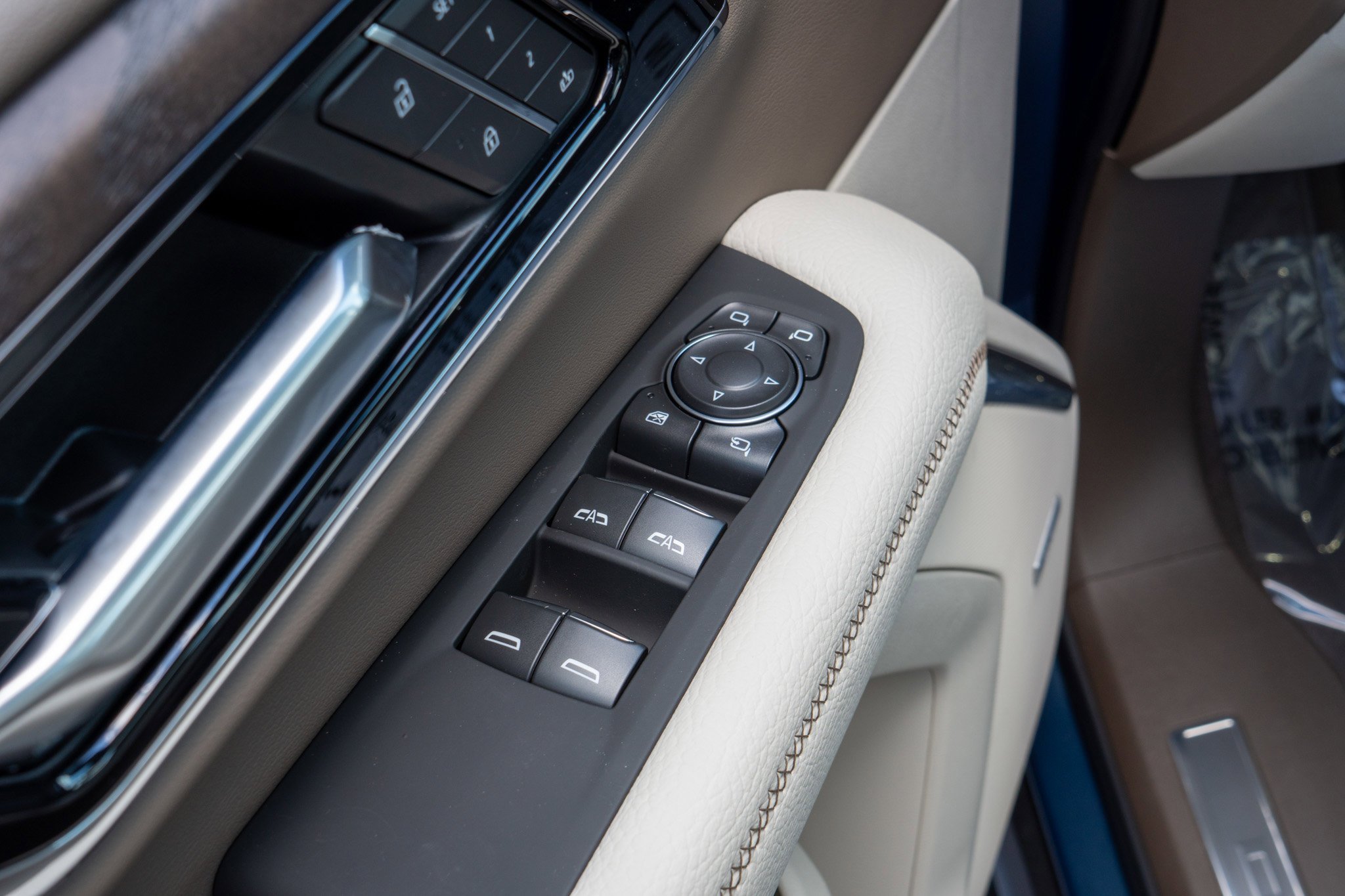 2026 GMC Yukon Denali - Photo 13