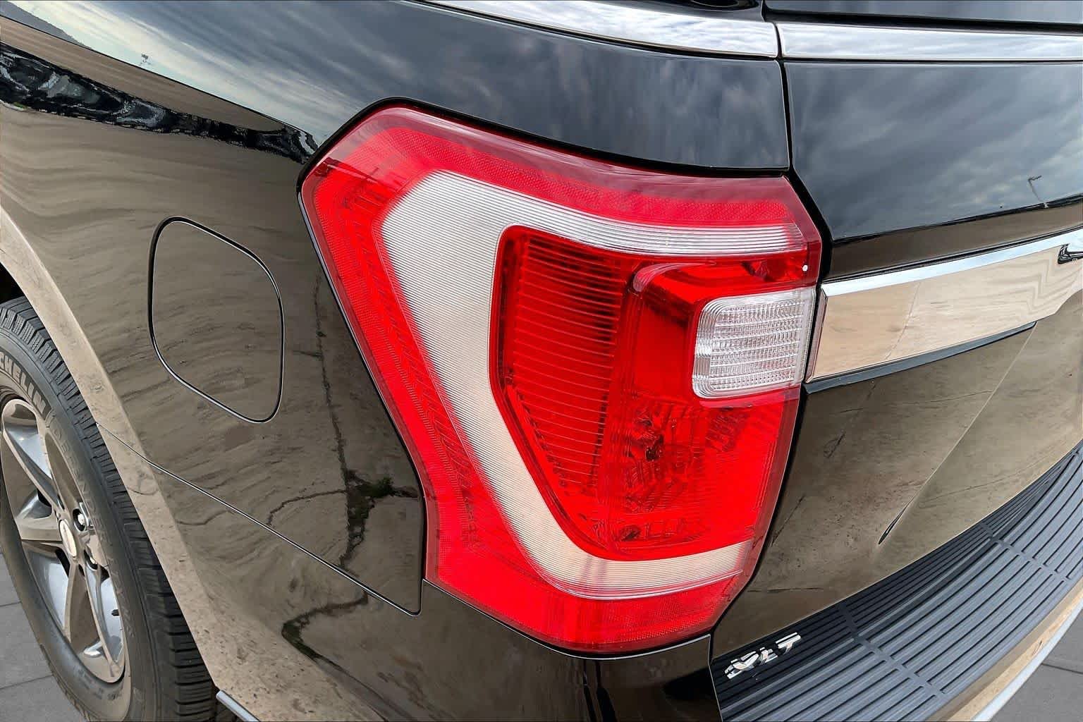 Used 2019 Agate Black Metallic Ford XLT image 25