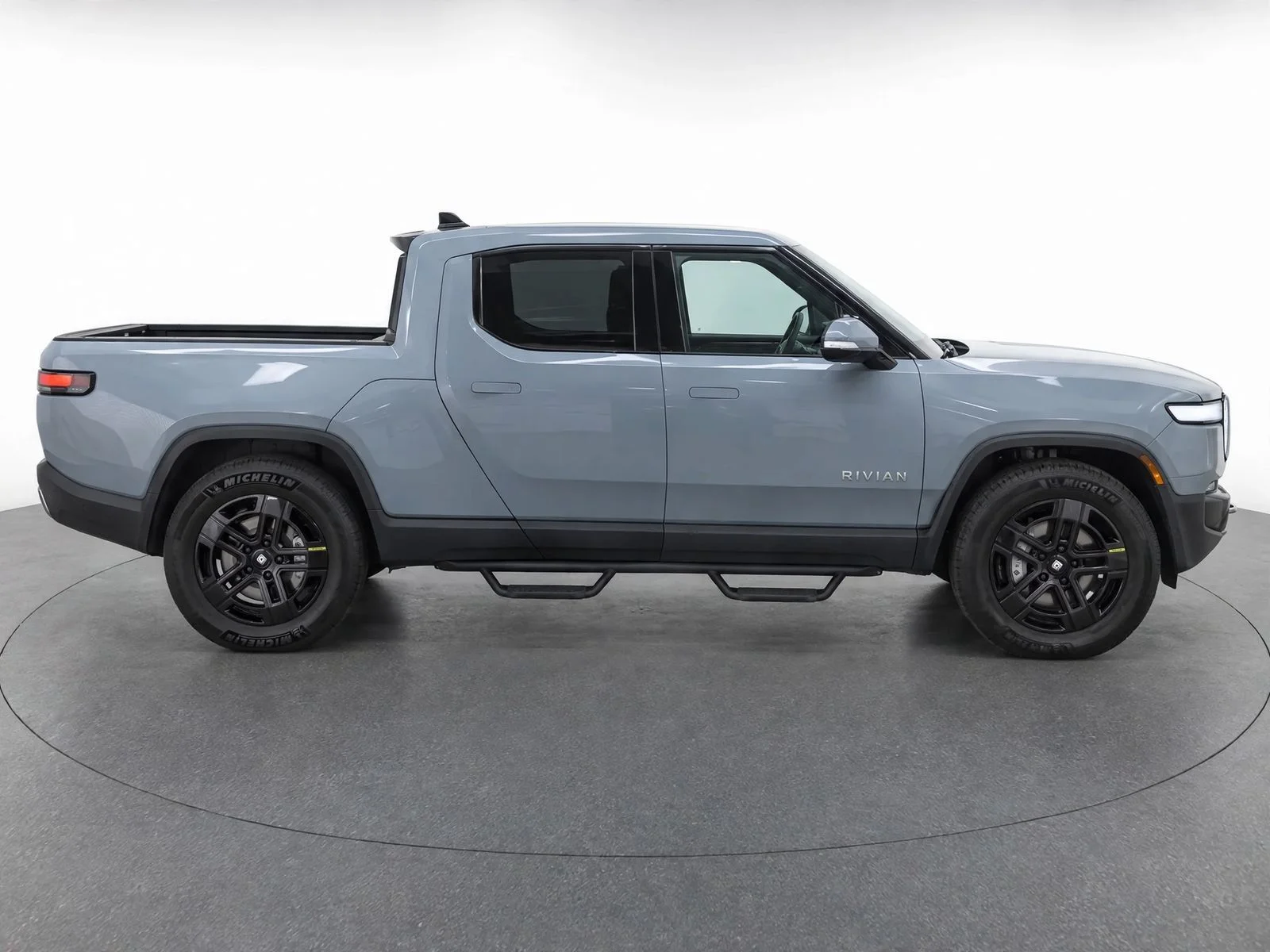 Used 2023 Limestone Rivian Adventure image 8