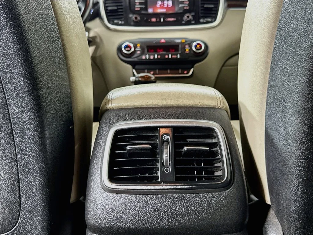 Used 2016 White Kia EX image 30