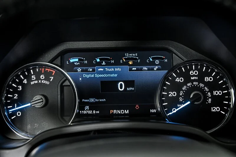 Used 2018 White Platinum Metallic Tri-Coat Ford Lariat image 20