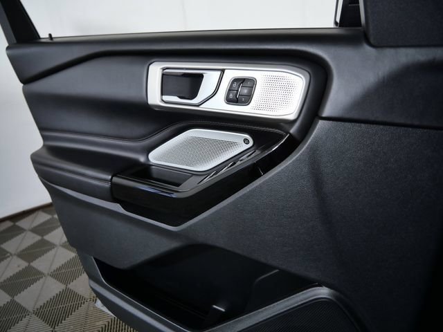 Used 2021 Gray Ford Platinum image 30