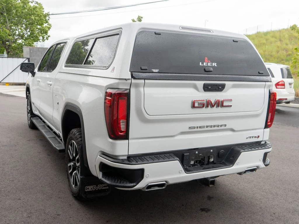 Used 2023 White GMC AT4 image 5