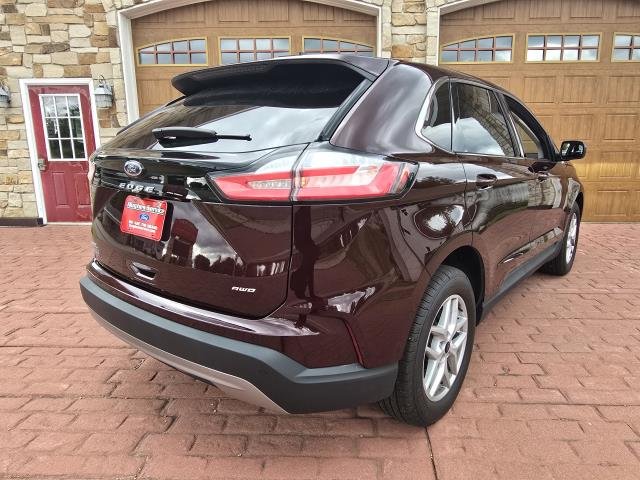 Used 2024 Burgundy Velvet FORD SEL image 3