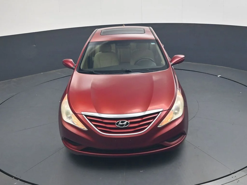 Used 2011 Red Hyundai GLS image 39