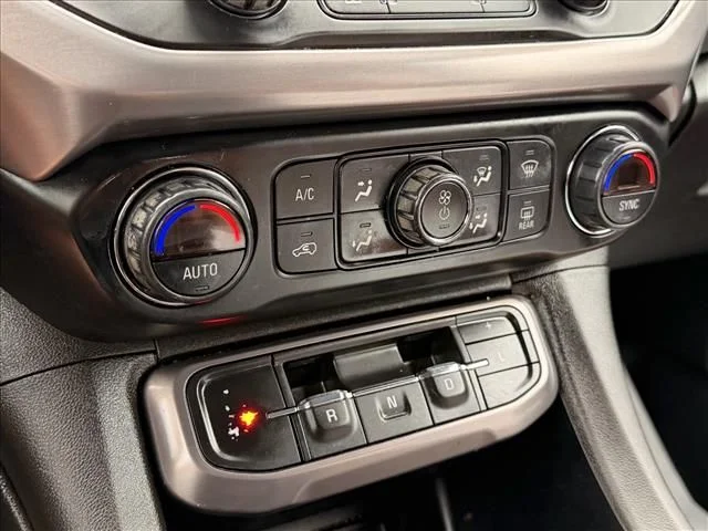 Used 2020 Black GMC AT4 image 19