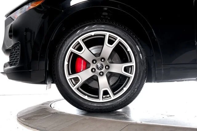 Used 2021 Nero Maserati  image 12