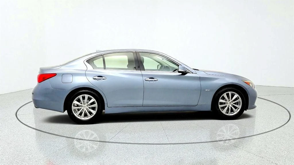 Used 2017 Hagane Blue INFINITI 2.0t Premium RWD w/ Driver Assistance Package & Premium Plus image 4