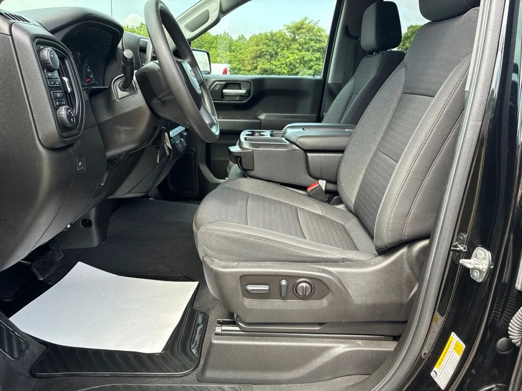 Used 2022 Black Chevrolet Custom image 24