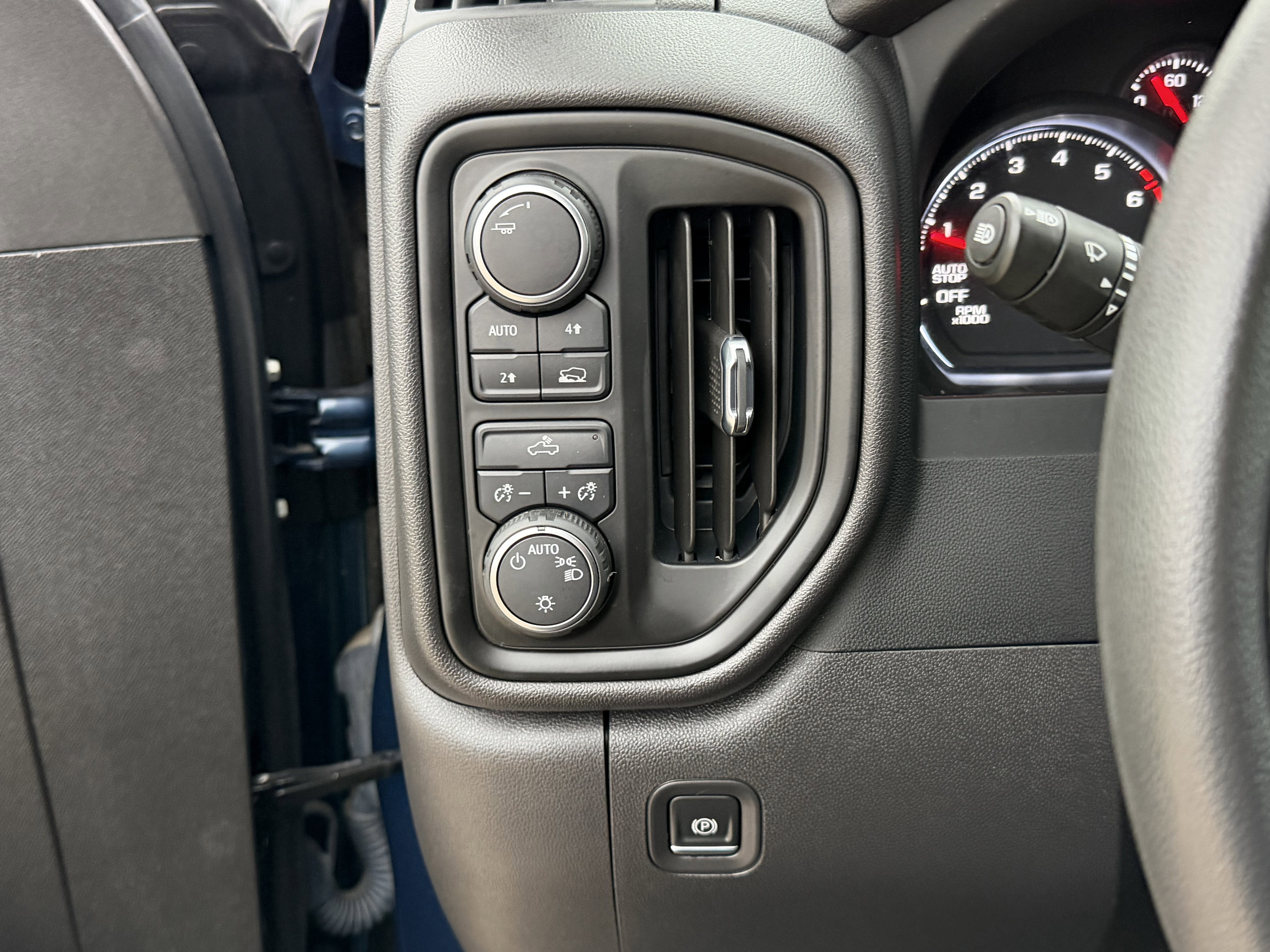 Used 2023 Northsky Blue Metallic Chevrolet Custom image 27