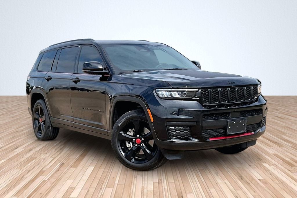 Used 2023 Black Jeep Altitude image 9
