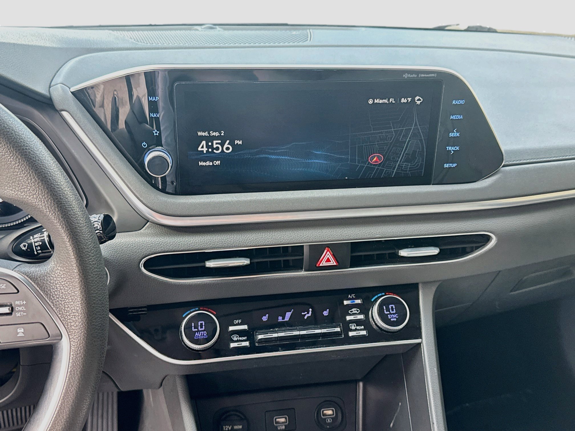 Used 2023 Hampton Gray Hyundai SEL image 10