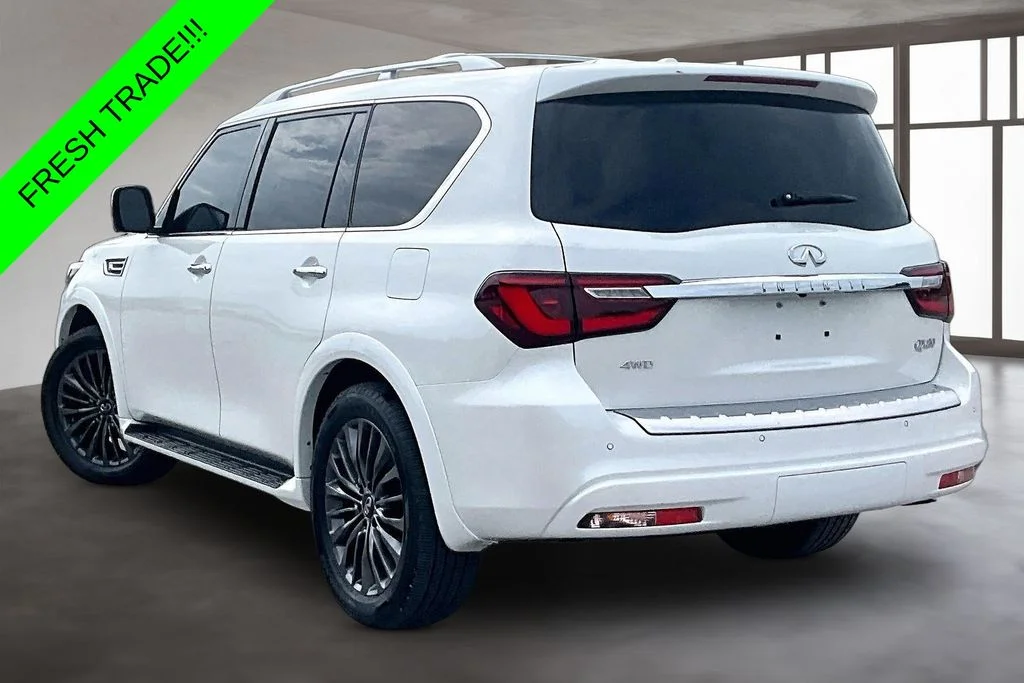 Used 2024 White INFINITI Sensory image 4