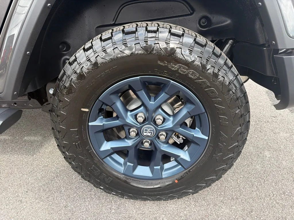 New 2026 Granite Crystal Metallic Clear-Coat Exterior Paint Jeep 85th Anniversary Edition image 12