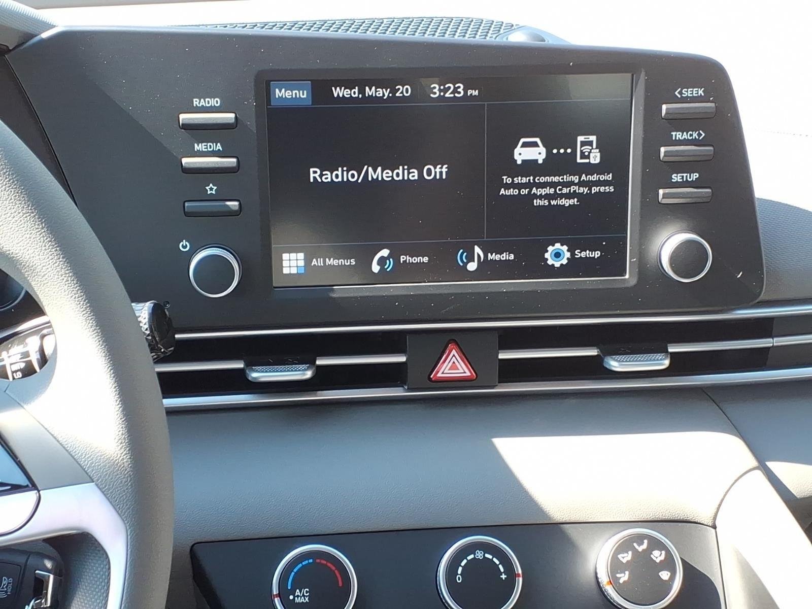 New 2026 WHITE HYUNDAI SE image 21