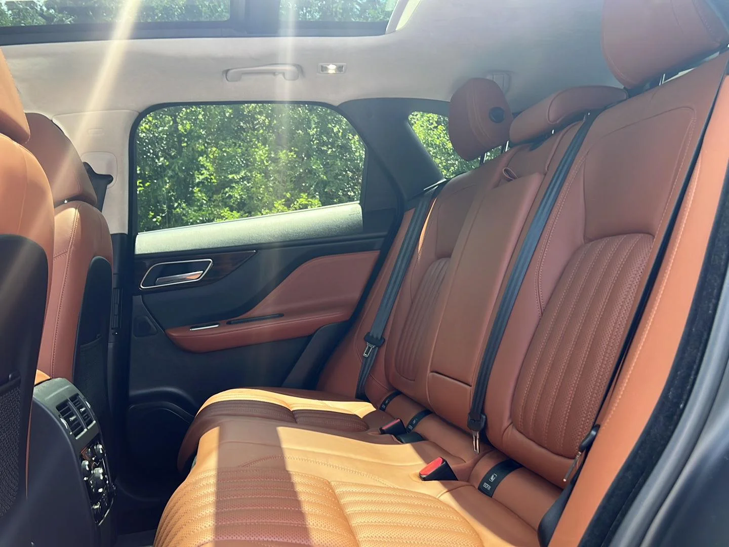 Used 2018 Yulong White Metallic Jaguar 30t Portfolio image 29