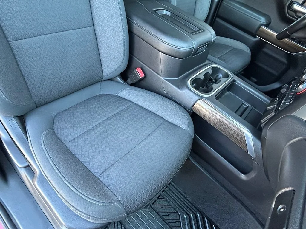 Used 2020 CAJUN RED TINTCOAT Chevrolet RST image 41